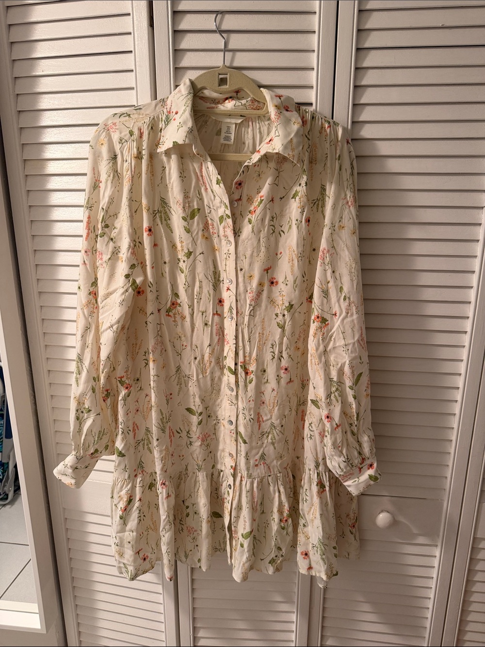 H&M Cream Floral Long-Sleeve Tiered Shirt Dress